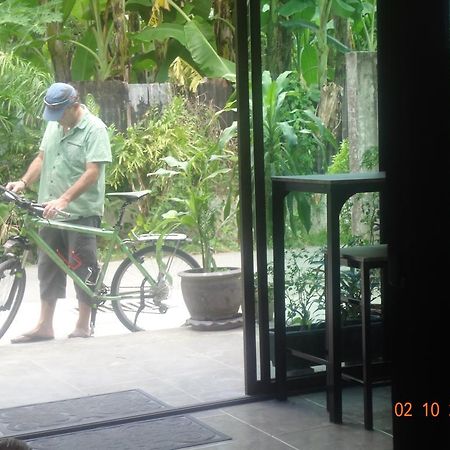 สะระภู เกสต์ เฮาส์ Hotel เชียงใหม่ ภายนอก รูปภาพ