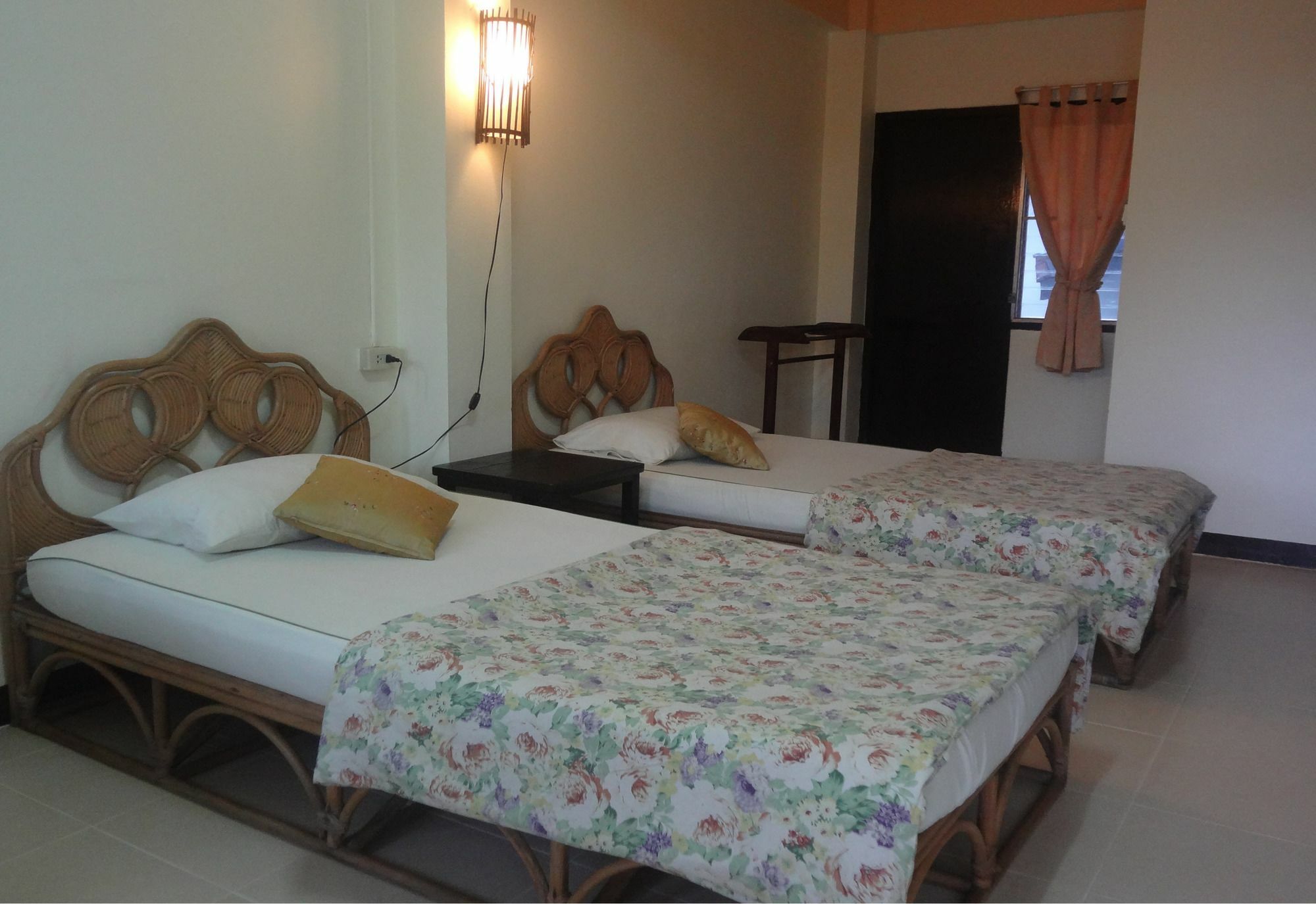 สะระภู เกสต์ เฮาส์ Hotel เชียงใหม่ ภายนอก รูปภาพ