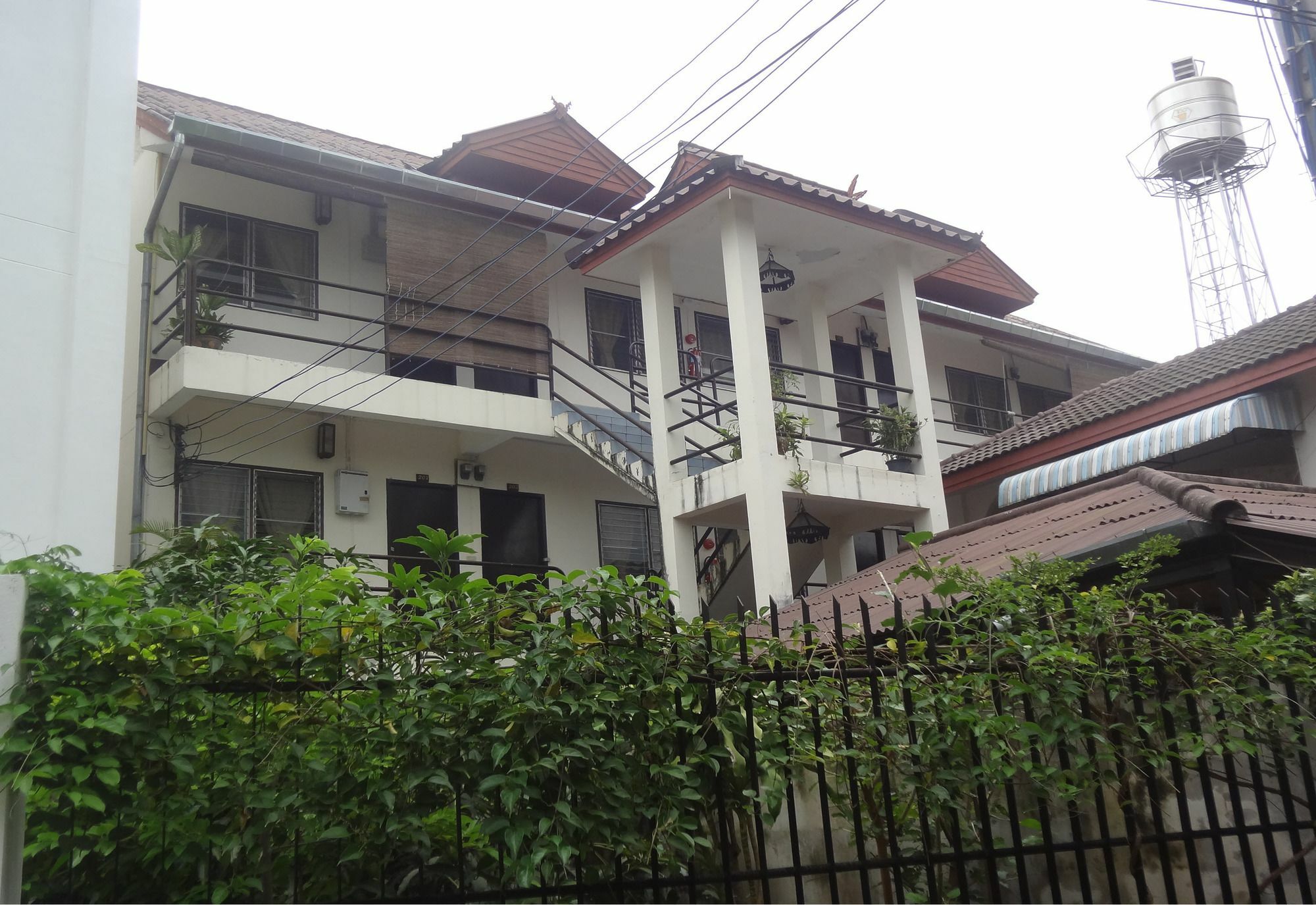 สะระภู เกสต์ เฮาส์ Hotel เชียงใหม่ ภายนอก รูปภาพ